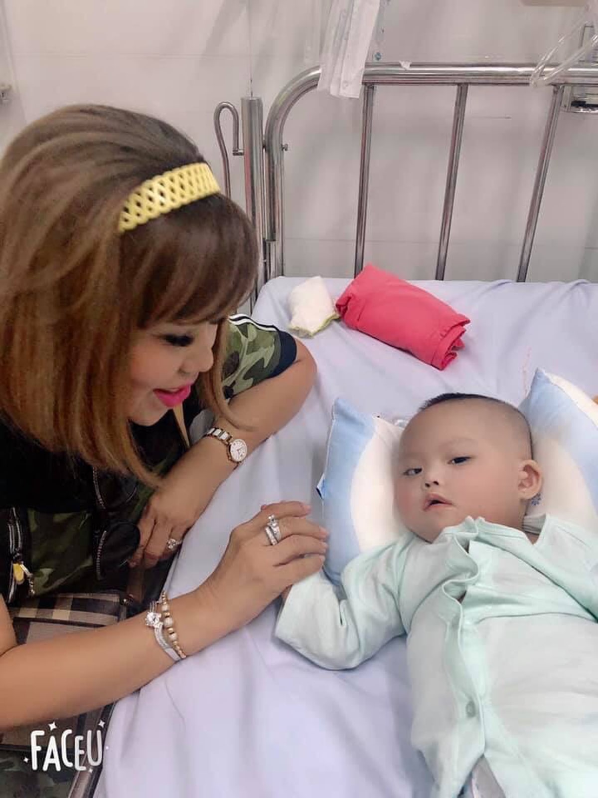 Doanh nhân Hoàng Thị Tần - "Sống là cho đi, đâu chỉ nhận riêng mình" 5 5 5