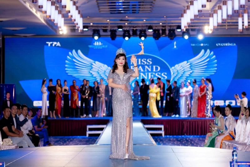 Nữ doanh nhân, Hoa hậu nhân ái, Bác sĩ Nguyễn Lương Huyền – Tài sắc song hành 4 image 24