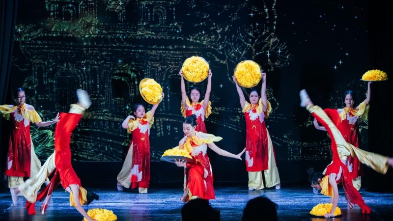 Trung tâm Mặt Trời Bé: Khi con kể chuyện tuổi thơ bằng sắc màu nghệ thuật 2 image 1