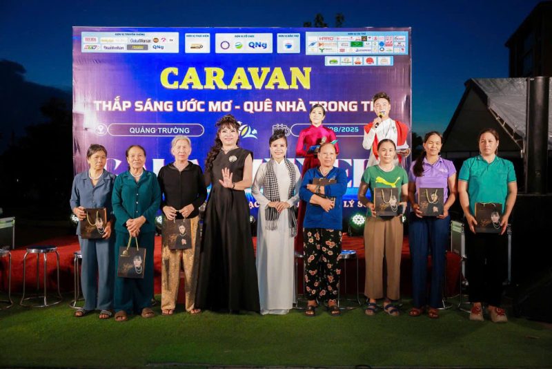 Hành trình kết nối yêu thương – Thắp sáng ước mơ của CLB Truyền thông kết nối yêu thương tại Quảng Ngãi 9 Tang Ngoc Trai cho cac Me