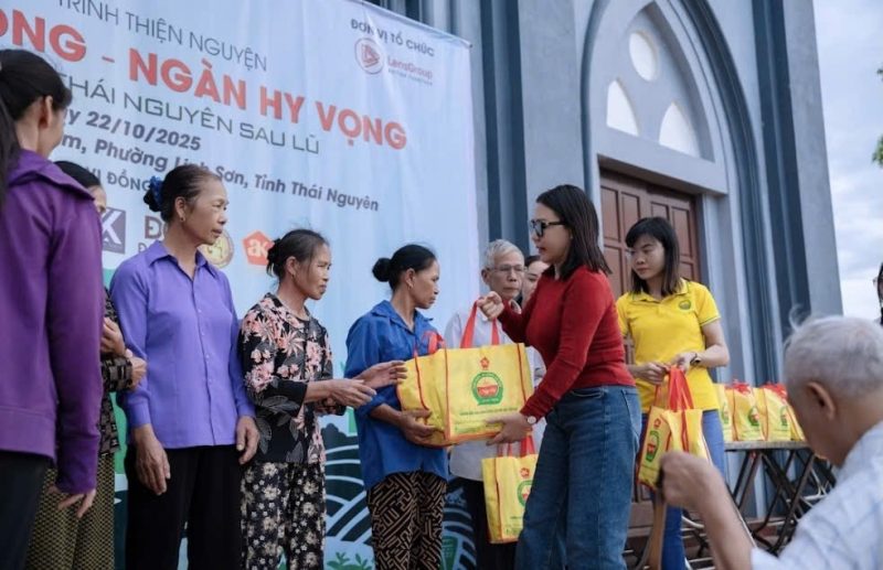 Từ phương Nam, AK Food mang hơi ấm sẻ chia đến bà con vùng lũ Thái Nguyên 4 image 36