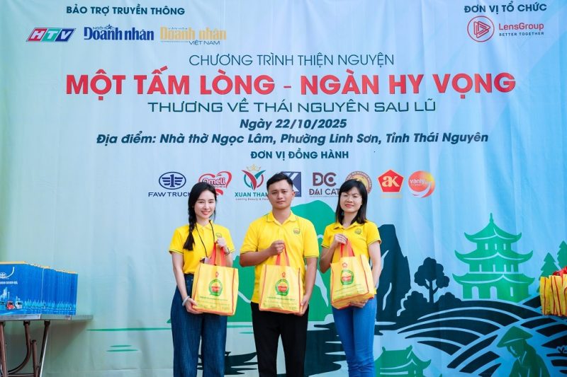 Từ phương Nam, AK Food mang hơi ấm sẻ chia đến bà con vùng lũ Thái Nguyên 3 image 37