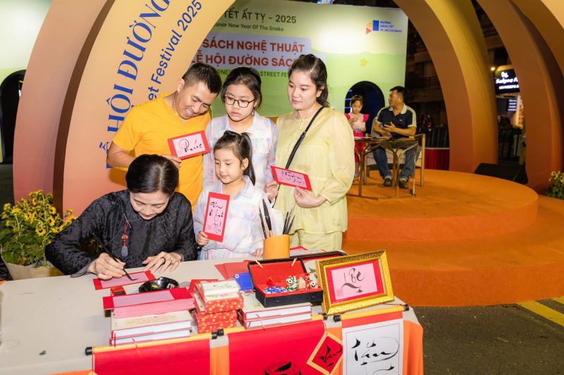 Thư pháp – Nghệ thuật của khí chất và tâm hồn 3 z7478703491856 084f64e637c98b2cd730b43568179acf